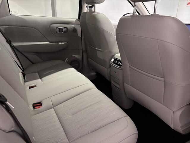 Leapmotor B10 Design ProMax 67.1 kWh Volledig Elektrisch met 20 inch Lichtmetalen velgen, Lederen bekleding en Camera Uit voorraad leverbaar!