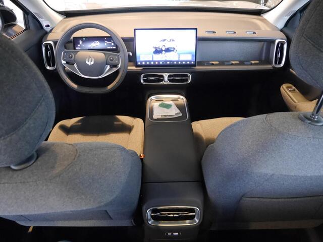 Leapmotor B10 Life Pro 56.2 kWh | Nieuwe auto | Wltp 361 km | Warmtepomp | 18 inch lichtmetalen velgen | 360 graden camera | Keyless entry en start | Stoffen bekleding | Adaptive cruise control | DC laden 140KW