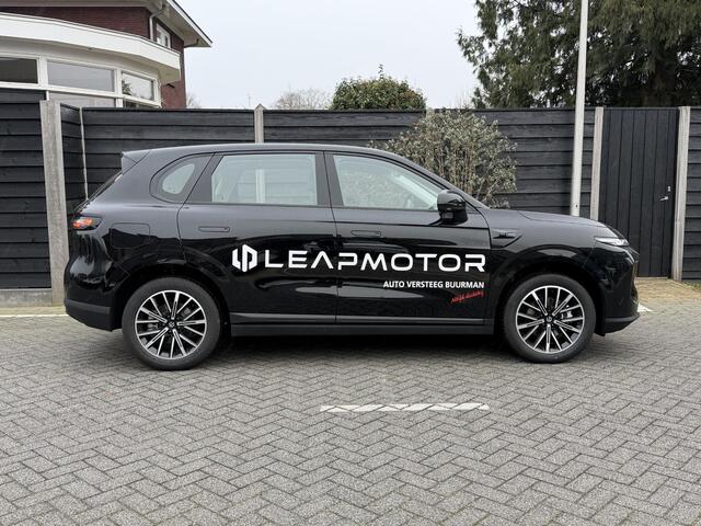 Leapmotor B10 Life Pro 56.2 kWh 218PK Automaat Navigatie, Rondomzichtcamera, Adaptieve cruise Control, Climate Control, Panoramadak
