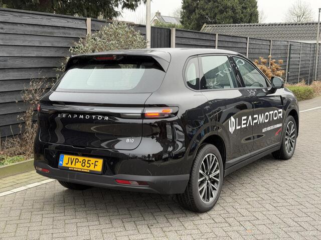 Leapmotor B10 Life Pro 56.2 kWh 218PK Automaat Navigatie, Rondomzichtcamera, Adaptieve cruise Control, Climate Control, Panoramadak