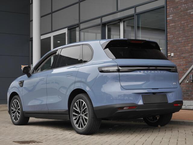 Leapmotor B10 Design ProMax 67.1 kWh Wltp 434km | 750kg trekgewicht | Stoel en stuur verwarming | 360 graden camera | Lederen bekleding | Panoramadak | Led | Regensensor | Sfeerverlichting | Elektrisch verstelbare voorstoelen