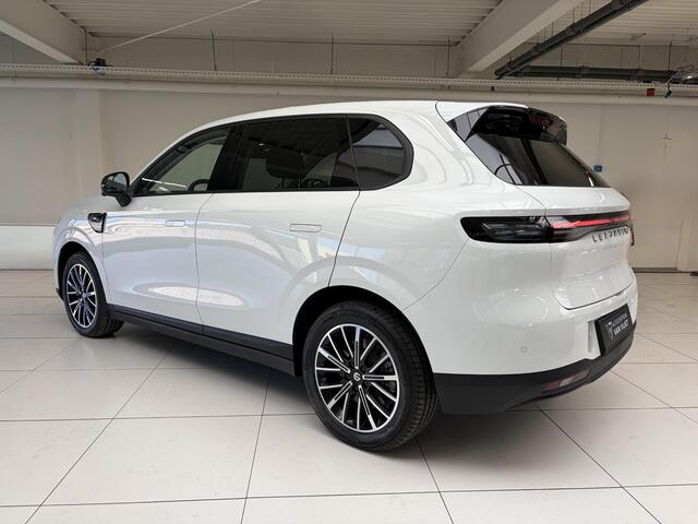 Leapmotor B10 Design ProMax 67.1 kWh 430KM WLTP | Panorama | Navigatie | Elektrische achterklep | Elektrisch bedienbare stoelen | Stoelverwarming | Stoelventilatie