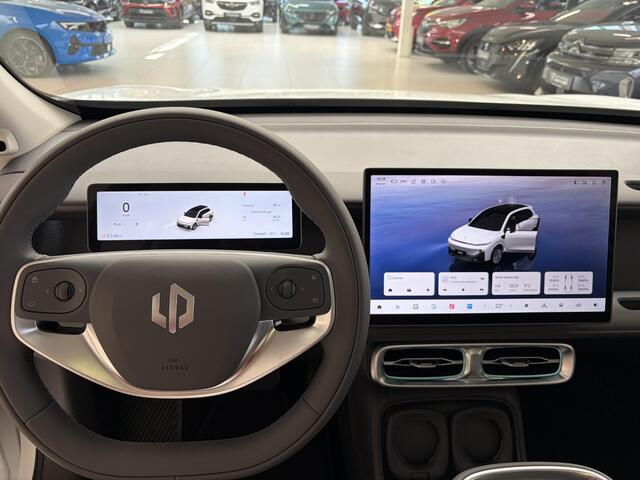 Leapmotor B10 Design ProMax 67.1 kWh 430KM WLTP | Panorama | Navigatie | Elektrische achterklep | Elektrisch bedienbare stoelen | Stoelverwarming | Stoelventilatie