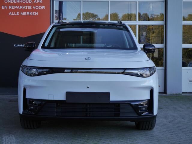 Leapmotor C10 REEV Design 28.4 kWh | 1500 trekgewicht | Nieuw uit voorraad Leverbaar | Panoramadak | Camera | 20 inch | Elektrische achterklep