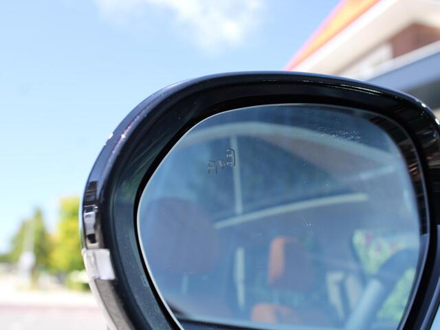 Leapmotor C10 Design ProMax 81.9 kWh 218PK Automaat Navigatie, Camera 360, Lichtmetalen velgen, Elektrische Achterklep, Kunstlederen bekleding, Stoel Verwarming & Ventilatie