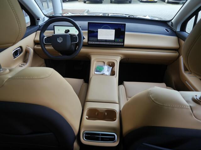 Leapmotor C10 Design ProMax AWD 81.9 kWh | 598 PK | 0-100 in 4 seconden | Wltp 437 km | 1500kg trekgewicht | Uit voorraad leverbaar | Stoel en stuurverwarming | Stoel ventilatie | Panorama dak | 20 inch lichtmetalen velgen | 360 graden camera