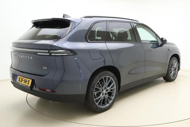 Leapmotor C10 Design REEV 28.4 kWh | Nieuwe auto | Gecombineerde actieradius WLTP 974km | 1500 kg Trekgewicht | Diverse kleuren leverbaar | Full options | Stuurverwarming | Stoelverwarming en koeling | Elektrisch verstelbare voorstoelen | Navigatie | Keyless entry & st
