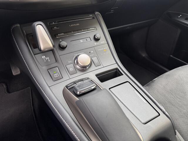 Lexus CT 200h Business Launch Edition | Keyless entry | Camera | Navigatiesysteem full map |