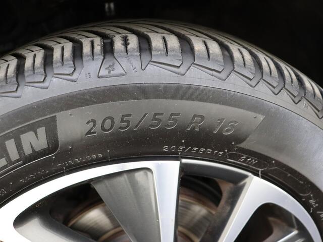 Lexus CT 200h Edition 30 | Premium Navigatie | Safety System | LED |