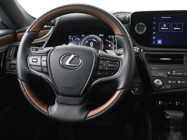 Lexus Es 300h Executive | Mark Levinson audio |
