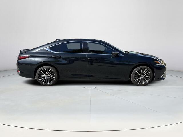Lexus Es 300h 35th Edition **TWEEDE PINKSTERDAG OPEN/ SCHUIF/KANTEL DAK/ LEDER/ DODEHOEK DETECTIE**