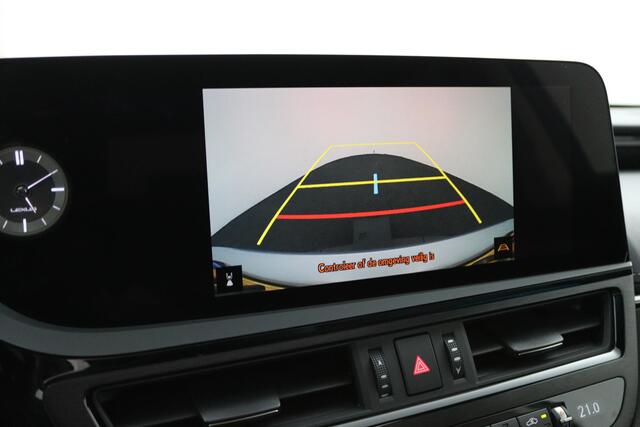 Lexus Es 300h Business Line | 18 Inch Lichtmetalen velgen | Blind Spot Monitor | Stoel & stoelverwarming | Schuif-/kanteldak