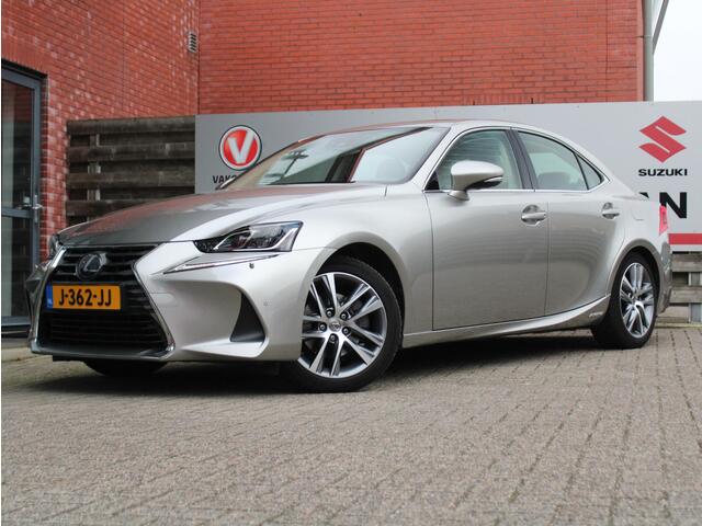 Lexus IS 300h Hybrid Business Line Pro Apple Carplay/Android Auto, Parkeersensoren Voor en Achter, Achteruitrijcamera, Navigatie