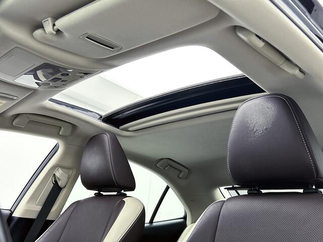 Lexus IS 300h Hybrid Luxury Line