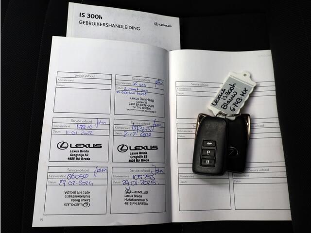 Lexus IS 300h Sport Edition | Stoelverwarming | Pdc | NL-Auto