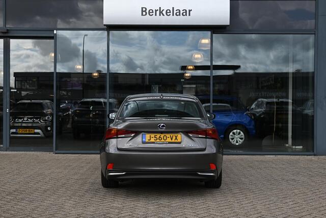 Lexus IS 300h Hybrid Business Line Pro | NL Auto | Dealer onderhouden