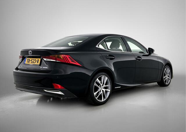 Lexus IS 300h Hybrid Business Line | Parkeersensoren | Cruise Control Adaptief | Achteruitrijcamera |