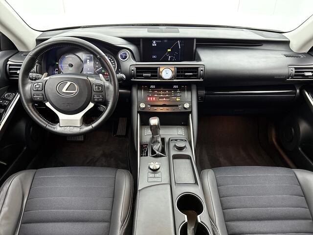 Lexus IS 300h Hybrid Business Line | Parkeersensoren | Cruise Control Adaptief | Achteruitrijcamera |