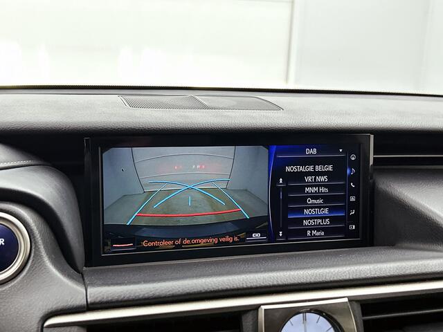 Lexus IS 300h First Edition | Elektrisch Verstelbare Stoelen | Cruise Control Adaptief | Parkeersensoren |