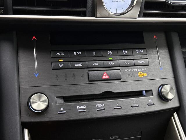 Lexus IS 300h First Edition | Elektrisch Verstelbare Stoelen | Cruise Control Adaptief | Parkeersensoren |
