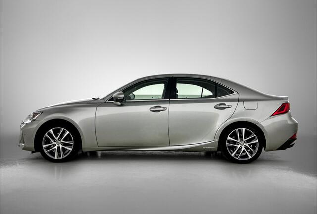Lexus IS 300h Hybrid Business Line | Afneembare Trekhaak | Parkeersensoren | Stoelverwarming |