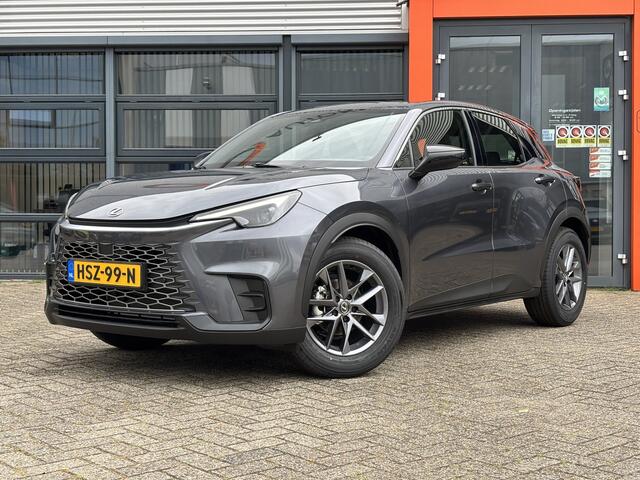 Lexus LBX Business Line 2WD / NIEUW MEI 2025! / Stoelverwarming / AppleCarplay/AndroidAuto / Keyles sentry /