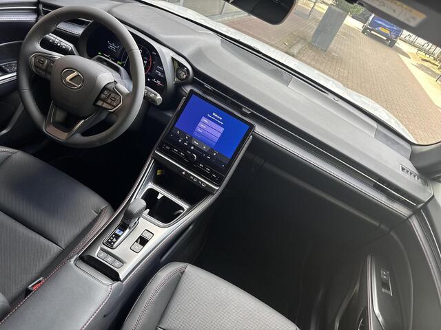 Lexus LBX Emotion 2WD | 06-10141018 Voor meer informatie