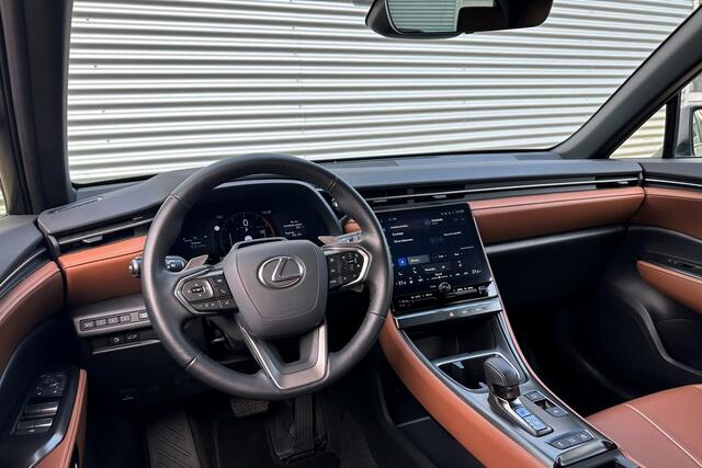 Lexus LBX Relax 2WD Tech Pack / Leder