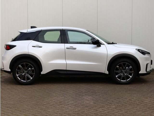 Lexus LBX Relax 2WD | Tech Pack | Memory Seat | El Achterklep