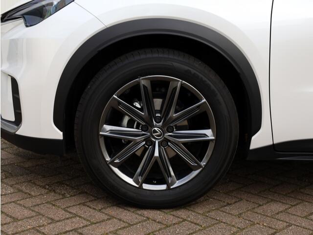 Lexus LBX Relax 2WD | Tech Pack | Memory Seat | El Achterklep