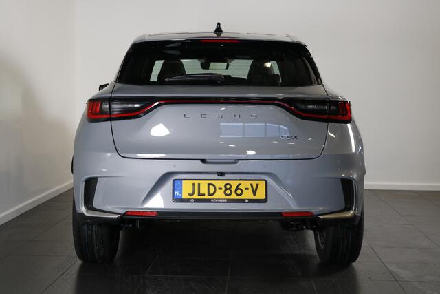 Lexus LBX Elegant 2WD