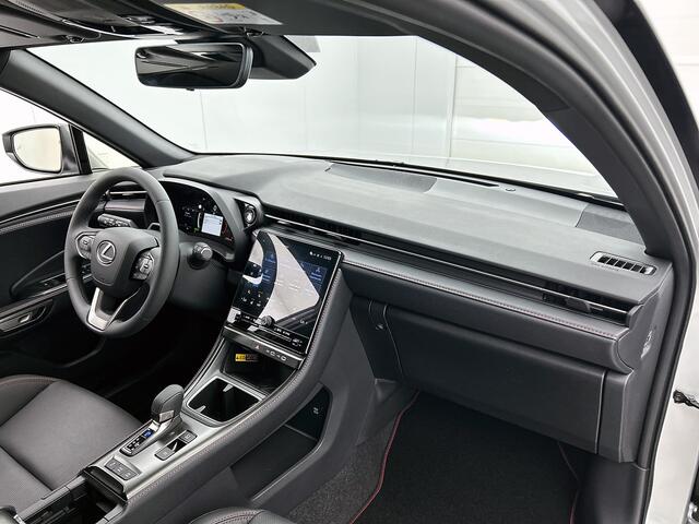 Lexus LBX Emotion 2WD Tech Pack |