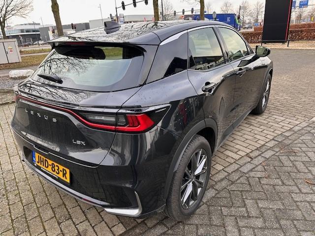Lexus LBX Elegant 2WD