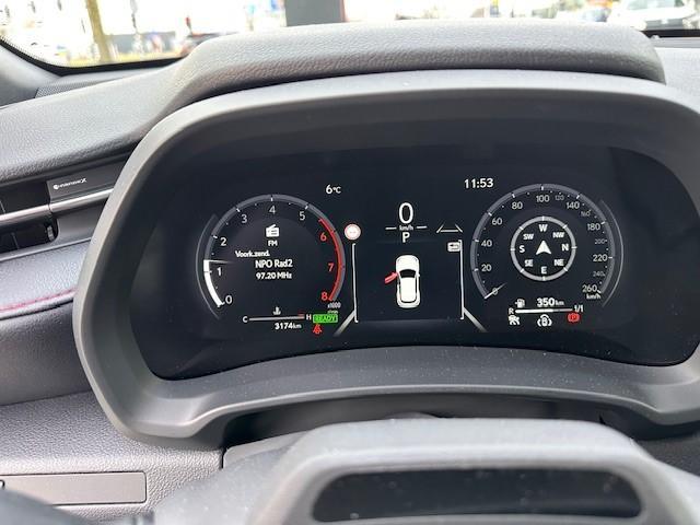 Lexus LBX Elegant 2WD