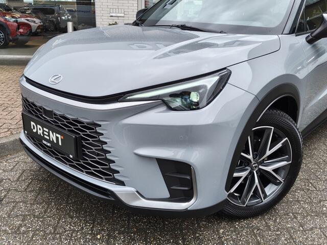 Lexus LBX 1.5 Emotion Bi-Tone | Tech pakket | Leer | El. Achterklep | Sens