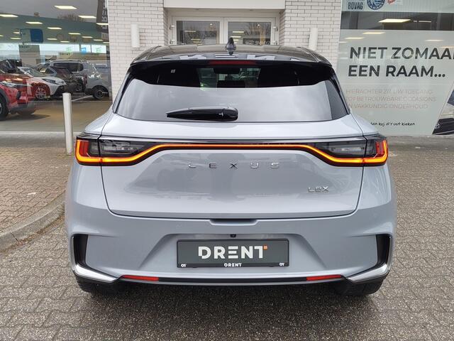 Lexus LBX 1.5 Emotion Bi-Tone | Tech pakket | Leer | El. Achterklep | Sens