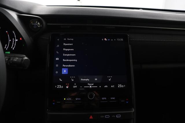 Lexus LBX Elegant 2WD | Apple Carplay/Android Auto | Parkeersensoren | Stoel/Stuurverwarming | Parkeercamera |