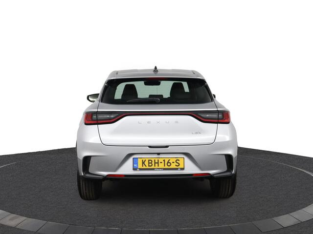 Lexus LBX Business Line 2WD | Dodehoek Detectie | Parkeersensoren Rondom | Navigatie | Stoel en Stuurverwarming | Keyless Entry |