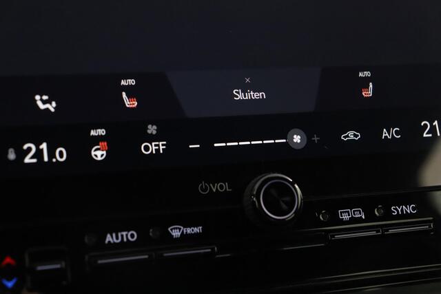 Lexus LBX Elegant 2WD | Apple Carplay/Android Auto | Parkeersensoren | Stoel/Stuurverwarming | Parkeercamera |