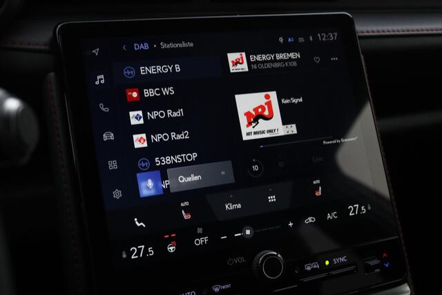 Lexus LBX Emotion 2WD | Tech Pack | Keyless Entry | Elektrisch bedienbare achterklep | Stoelverwarming | 18 Inch Lichtmetalen velgen