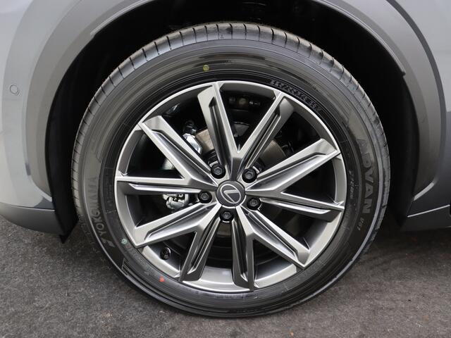 Lexus LBX Relax 2WD Advanced Pack | HUD | 360 Camera