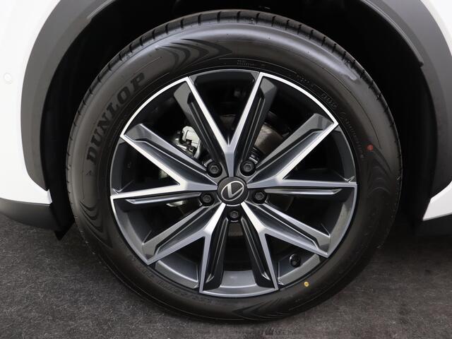 Lexus LBX Emotion 2WD Advanced Pack | HUD | Mark Levinson