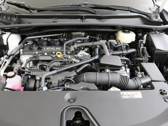 Lexus LBX Emotion 2WD Advanced Pack | HUD | Mark Levinson