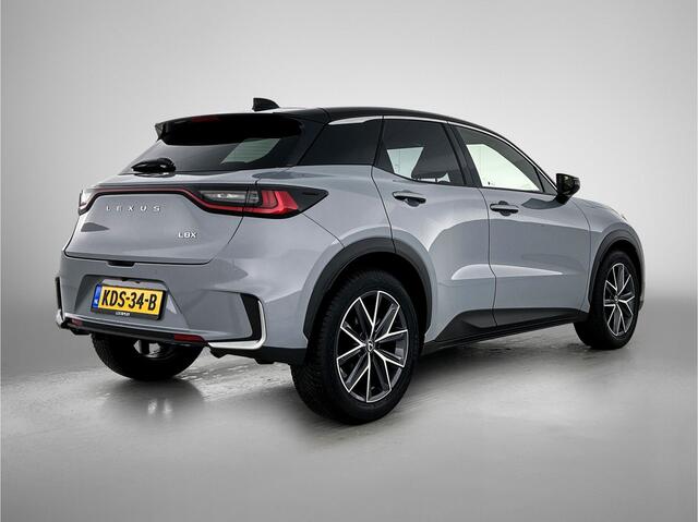 Lexus LBX Emotion 2WD | Tech Pack | Geperforeerde Stoelen | Bi-Tone Metallic |