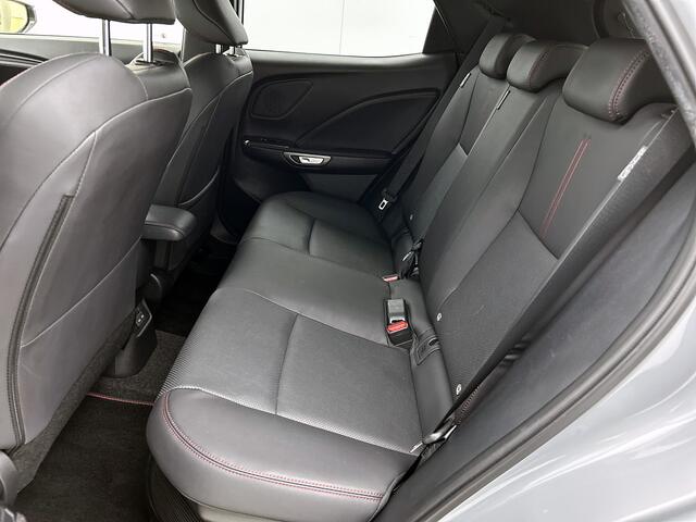 Lexus LBX Emotion 2WD | Tech Pack | Geperforeerde Stoelen | Bi-Tone Metallic |