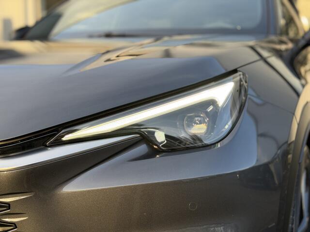 Lexus LBX Emotion Bi-Tone 2WD | GEEN AFLEVERKOSTEN | Dodehoekdetectie, Elektrische achterklep, Lederen bekleding