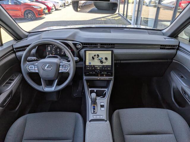 Lexus LBX Business Line 2WD | Comfort + Safety Pack | Stoel- stuurverwarming | BSM | PDC V+A | ACC | Camera