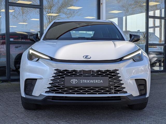 Lexus LBX Business Line 2WD | Comfort + Safety Pack | Stoel- stuurverwarming | BSM | PDC V+A | ACC | Camera