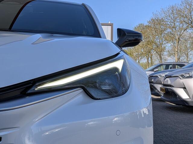Lexus LBX Business Line 2WD | Comfort + Safety Pack | Stoel- stuurverwarming | BSM | PDC V+A | ACC | Camera