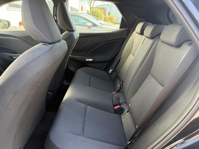Lexus LBX Business Line 2WD Parkeer en Dodehoek Sensoren Stoel Stuur Verwarming